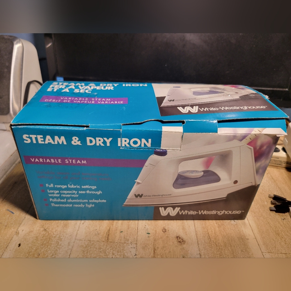 Like new Westinghouse steam iron only used a couple of times. Tested.